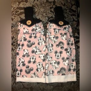 Mickey and Minnie Mouse Hanging Towel Set